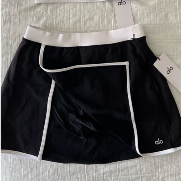 Alo airbrush Streamlined Skirt - Picture 2 of 4